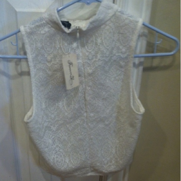 BRAND NEW cream crotchet crop top SOLD - Picture 2 of 2