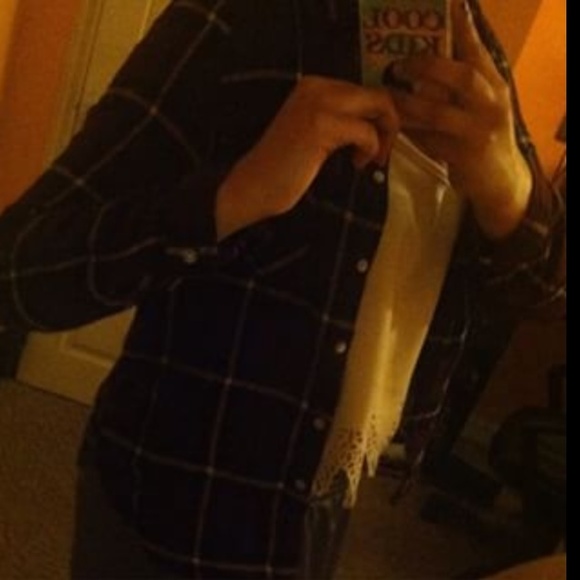 Maroon flannel - Picture 4 of 4