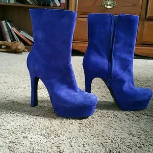 Suede boots