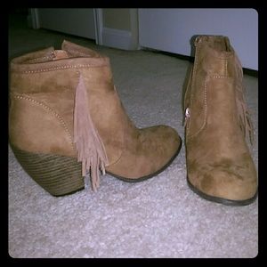 Cute brown fringe booties!