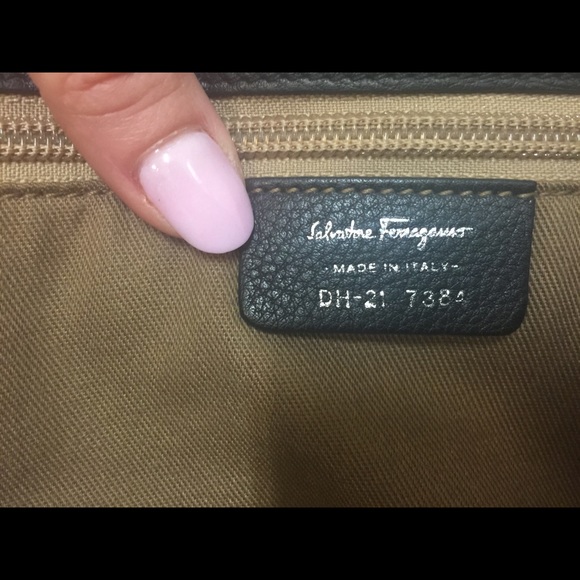 ***SOLD*** Large Salvadore Ferragamo Bag - Picture 3 of 4