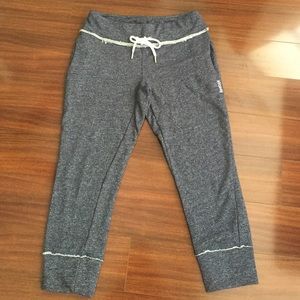 Reebok Capri Sweatpants/Joggers Size: Small