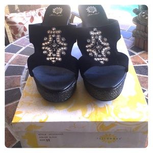 Yellow Box Black Wedges With Rhinestones