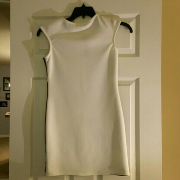 Graphic print dress - Picture 2 of 3