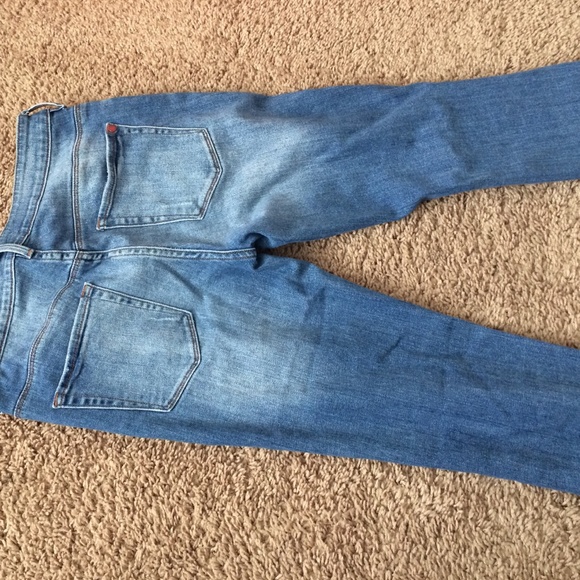 High waisted/Distressed pants - Picture 3 of 3