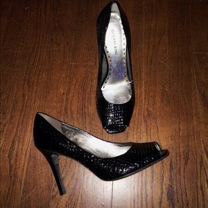 Black Gianni Bini Peep Toe Heels