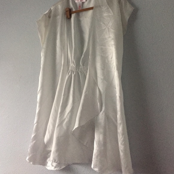 ⭐️Oscar de la rents night robe⭐️