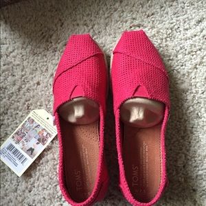 TOMS classic fuschia Freetown shoes