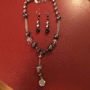 Necklace and earring set