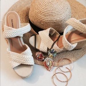 Vacation Ready! Neutral Wedge Sandals!