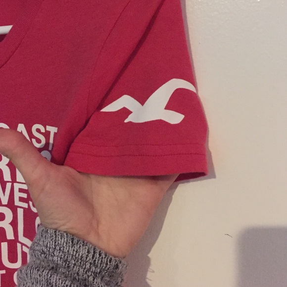 Pink Hollister t shirt! - Picture 2 of 2