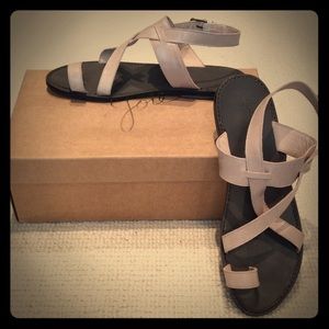 These Joie sandals are perfect for summer!