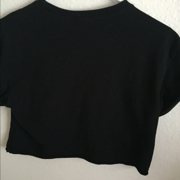 crop top - Picture 2 of 2