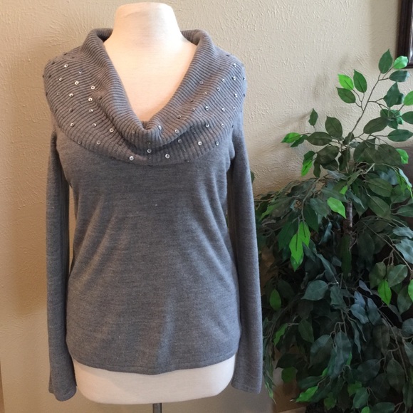 Grey sweater