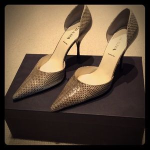 New price! Exquisite Prada heels!