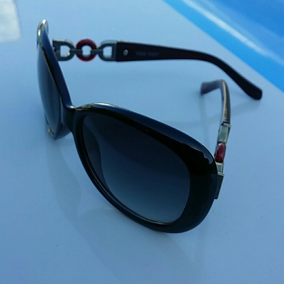 9 west sunglasses - Picture 2 of 3