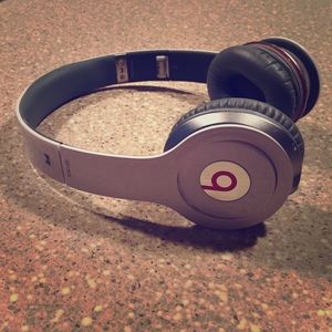 Beats by dr. dre - SOLO