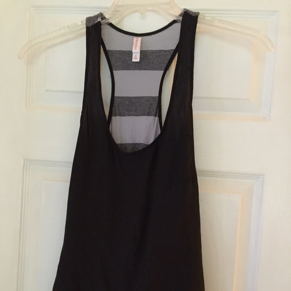 Great long tank size Medium! 🌟SALE!⬇️