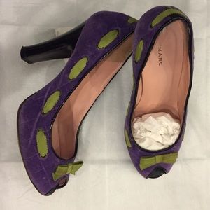 Marc by Marc Jacobs purple pumps