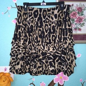Leopard print skirt. Size L