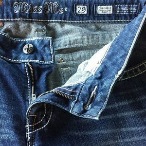 ♡♡Miss Me Crop Jeans♡♡