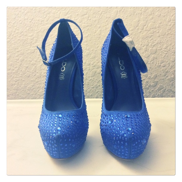 Never Worn. Can be worn w/ or w/o strap. Cute! - Picture 1 of 2