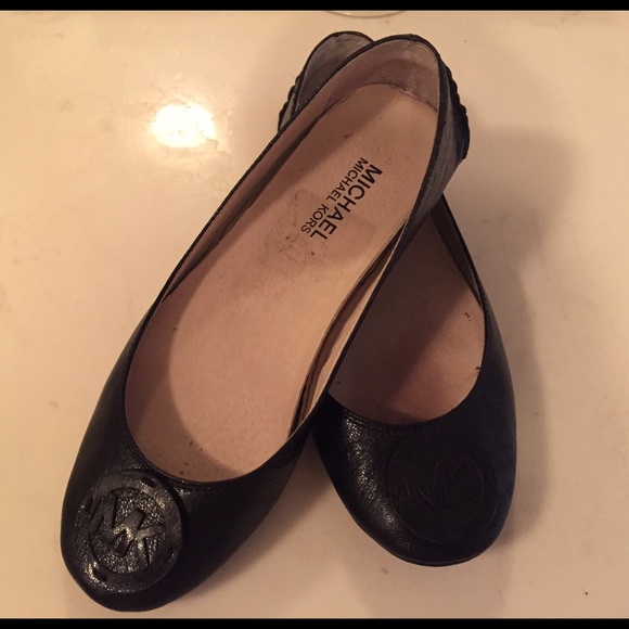 AUTHENTIC MICHAEL KORS black flats