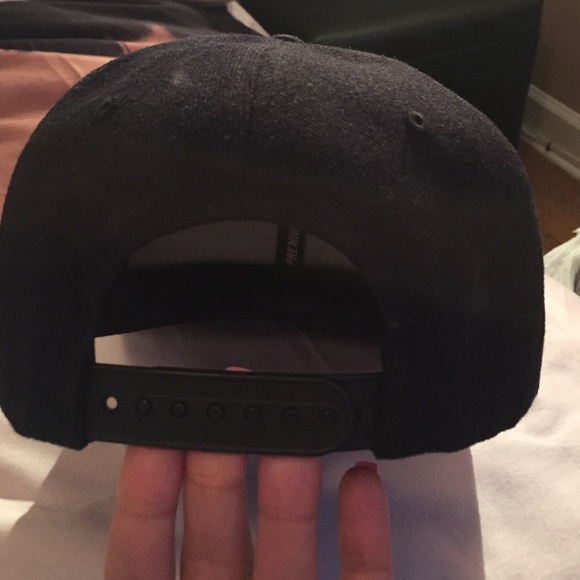 Sold! CROC SnapBack hat - Picture 2 of 3