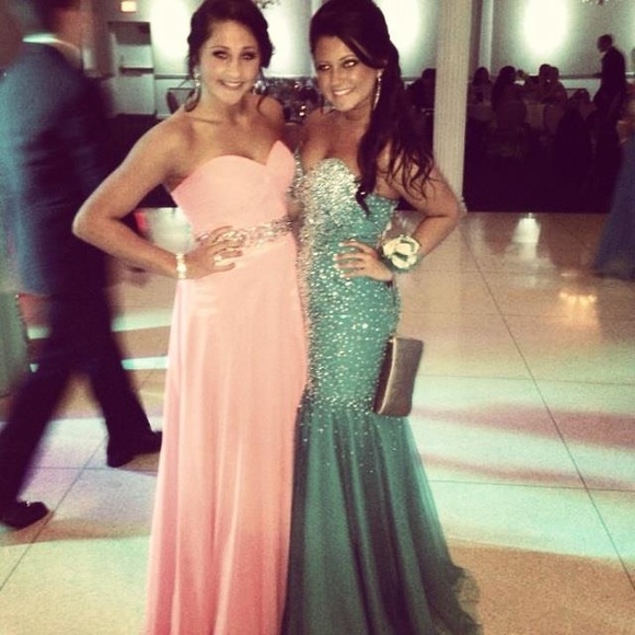 Terani Couture prom dress - Picture 2 of 4