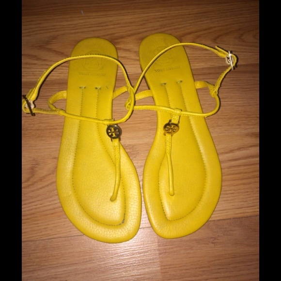 ✔️♥️ Tory Burch Emmy Sandals Yellow size 8