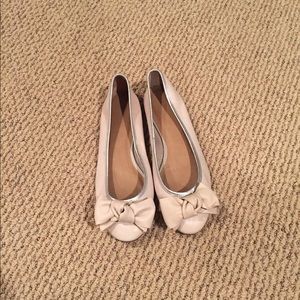 💥FLASH SALE💥 Beige Bow Flats