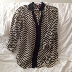Romeo & Juliet Couture Chevron Stripe Blouse