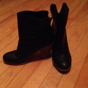 Black dress boots