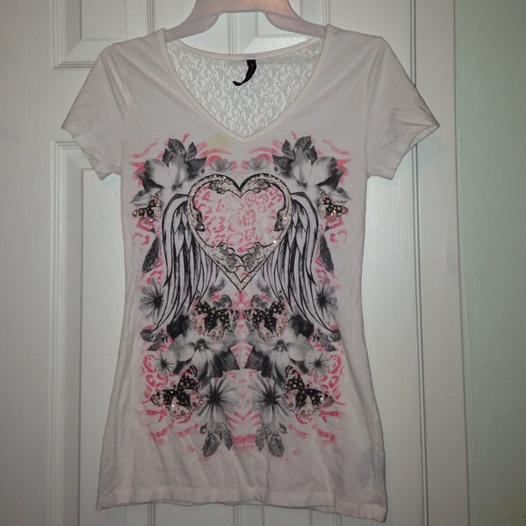 White v-neck with designs