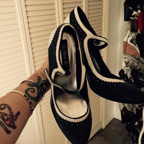 Mary Jane Oxford pumps