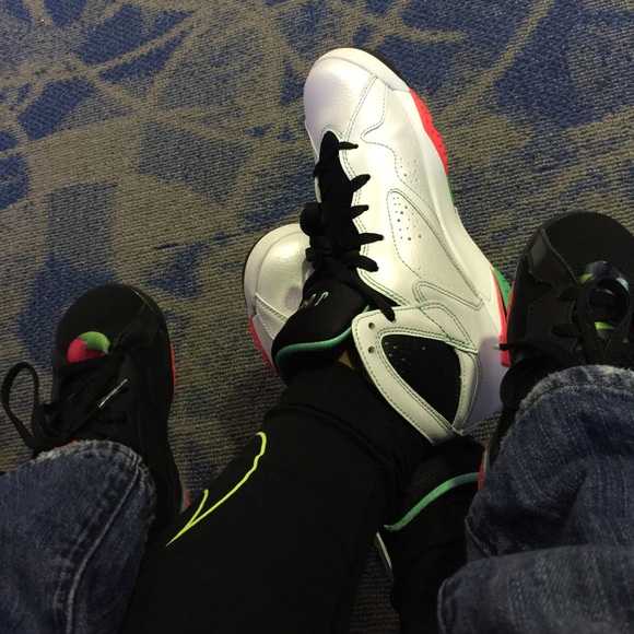 AIRPORT FLOW - Picture 1 of 1