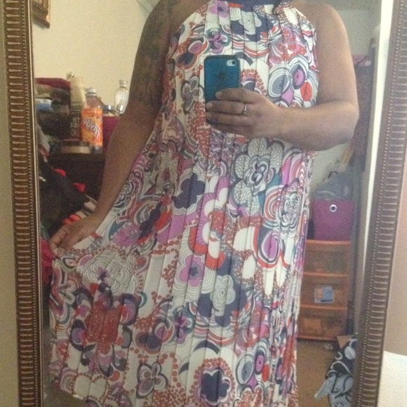 Dress - Picture 4 of 4