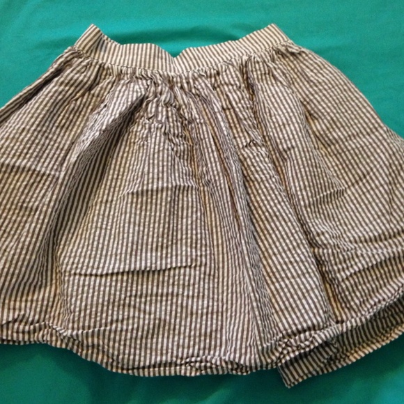 American Apparel Wrinkly Vintage Inspired Skirt