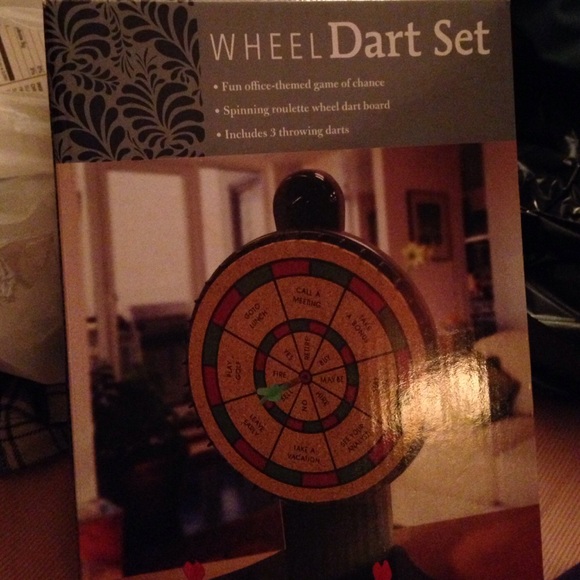 Wheel dart set