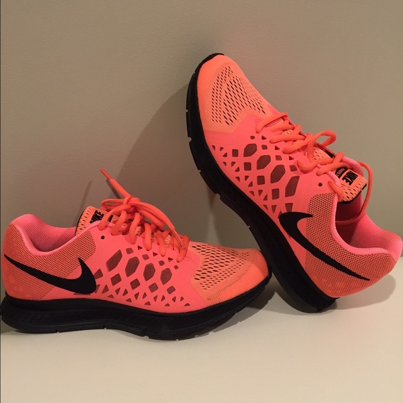 Nike Shoes - Women's Nike Pegasus ( size 8,9,10.5)