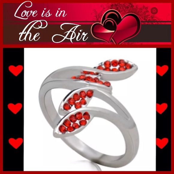 💍BEAUTIFUL RUBY RED AUSTRIAN CRYSTALS  SPRAY MAKES THIS RING SPECTACULAR STERLIN