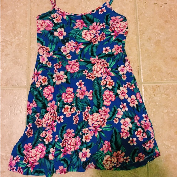 Small Hawaiian Dress