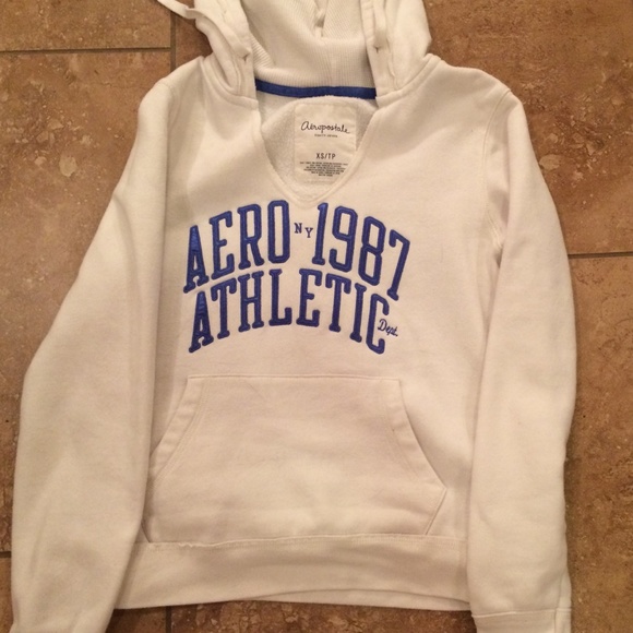 white Aeropostale sweatshirt