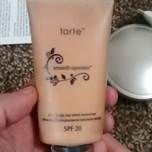 Tarte amazonian clay tinted moisturizer