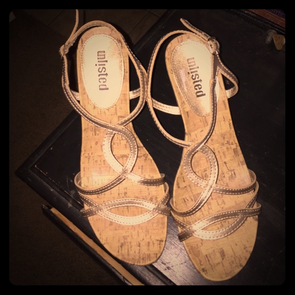 Gold wedges
