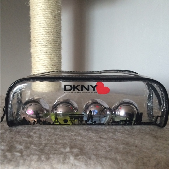 DKNY Be Delicious Perfume Set