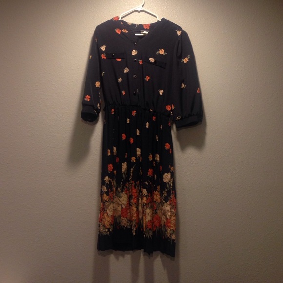 VINTAGE Floral Pleated Midi Dress