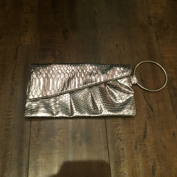 Silver snakeskin pattern clutch