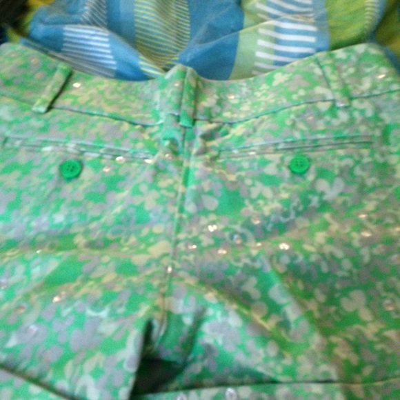 Shorts - Picture 3 of 3
