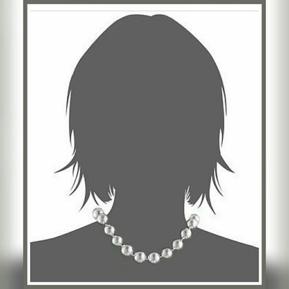 🔥💣SALE🔥NWOT🆕,STATEMENT FAUX PEARL⚪⚪ NECKLACE - Picture 3 of 3